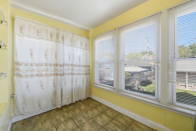 2229 N Kedvale Avenue, Chicago, IL 60639