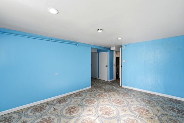 2229 N Kedvale Avenue, Chicago, IL 60639