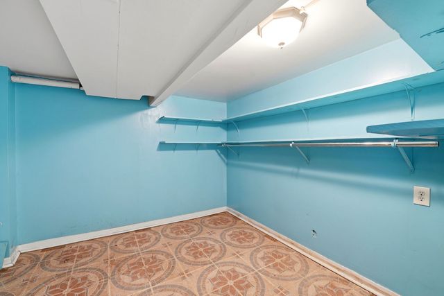 2229 N Kedvale Avenue, Chicago, IL 60639