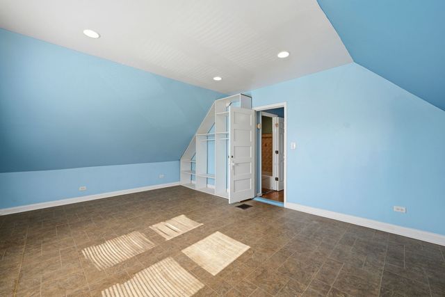 2229 N Kedvale Avenue, Chicago, IL 60639
