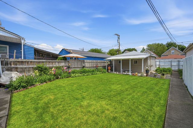 2229 N Kedvale Avenue, Chicago, IL 60639