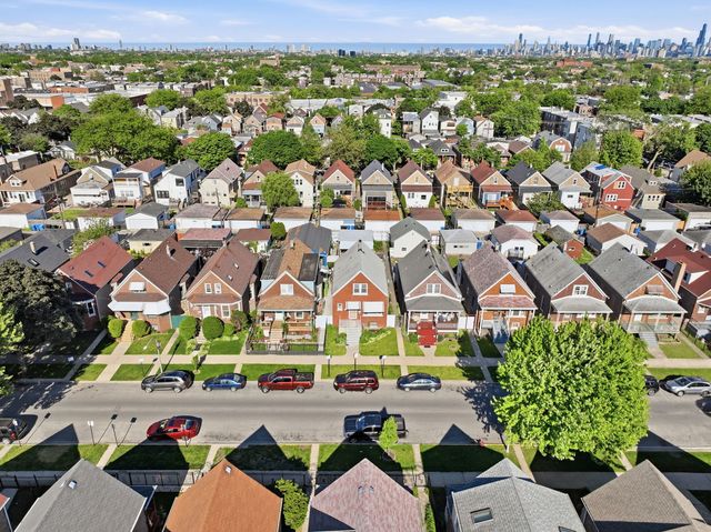 2229 N Kedvale Avenue, Chicago, IL 60639