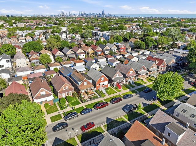 2229 N Kedvale Avenue, Chicago, IL 60639