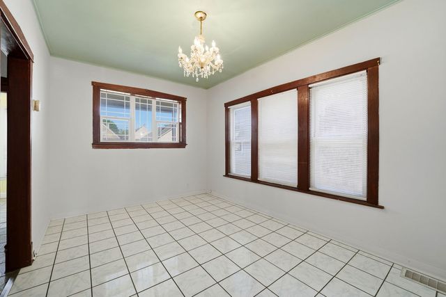 2229 N Kedvale Avenue, Chicago, IL 60639