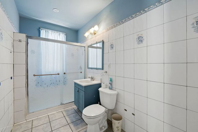 2229 N Kedvale Avenue, Chicago, IL 60639