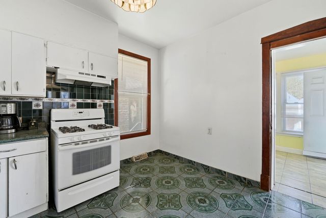 2229 N Kedvale Avenue, Chicago, IL 60639
