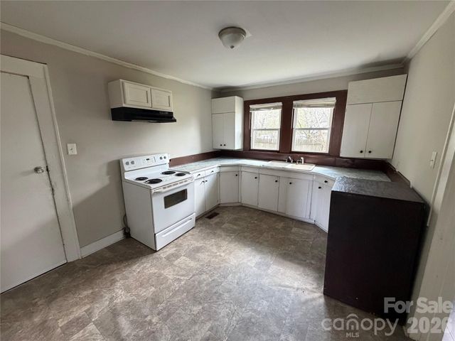 1002 N Salisbury Avenue, Spencer, NC 28159