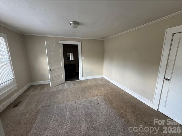 1002 N Salisbury Avenue, Spencer, NC 28159