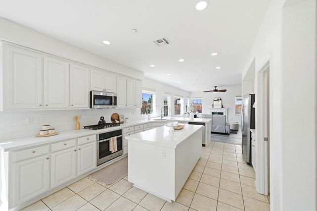 3820 Big Bear St, West Sacramento, CA 95691