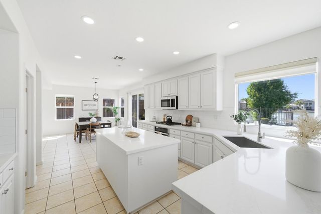 3820 Big Bear St, West Sacramento, CA 95691