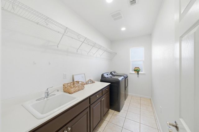 3820 Big Bear St, West Sacramento, CA 95691