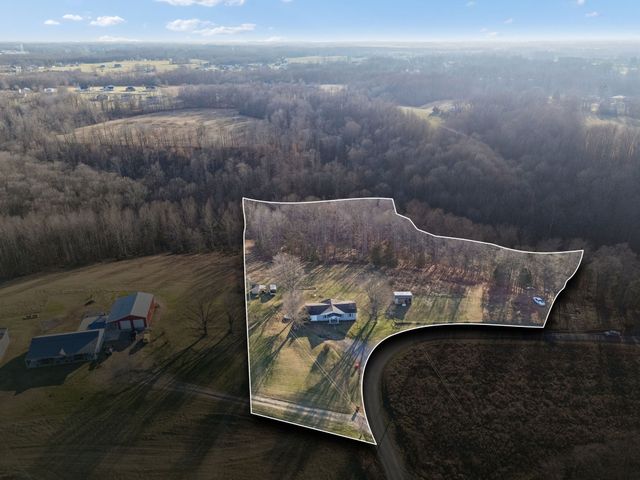 411 Purtle Rd, Lafayette, TN 37083