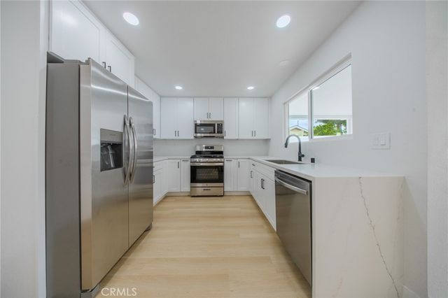 574 E Skylark, Ontario, CA 91761