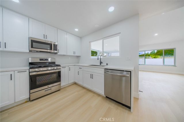 574 E Skylark, Ontario, CA 91761