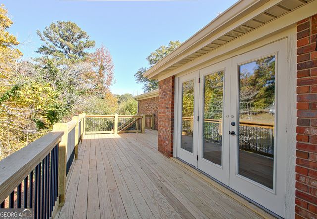 30 Hawthorne Drive, Newnan, GA 30263