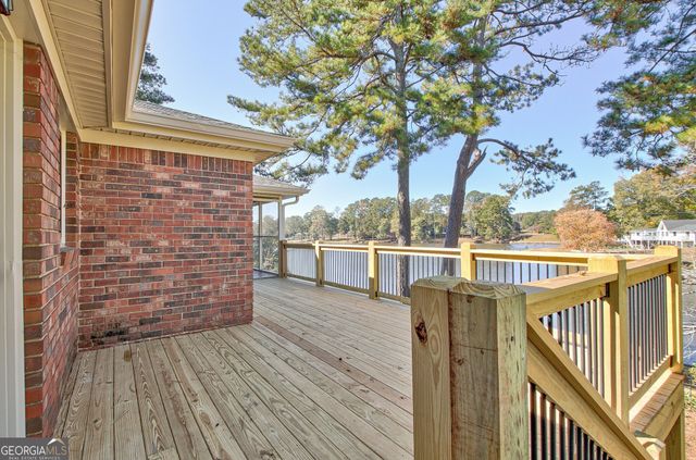 30 Hawthorne Drive, Newnan, GA 30263