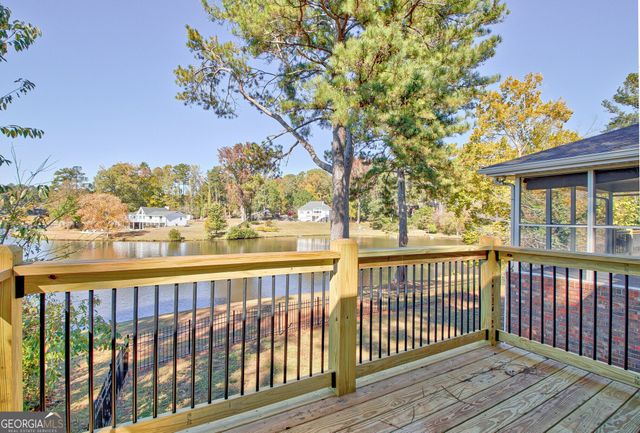 30 Hawthorne Drive, Newnan, GA 30263