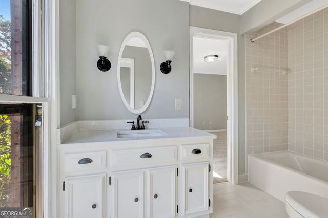 30 Hawthorne Drive, Newnan, GA 30263
