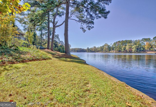 30 Hawthorne Drive, Newnan, GA 30263