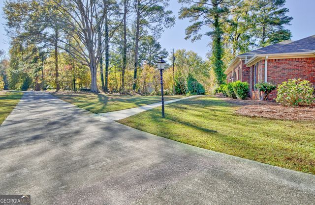 30 Hawthorne Drive, Newnan, GA 30263