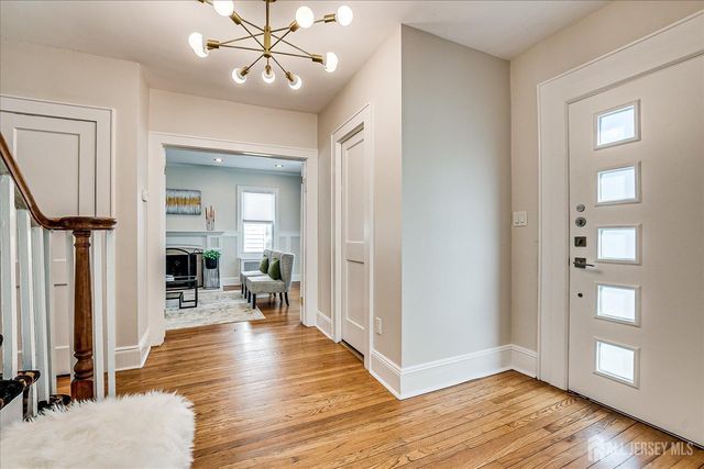 9 Lenox Street, Edison, NJ 08817