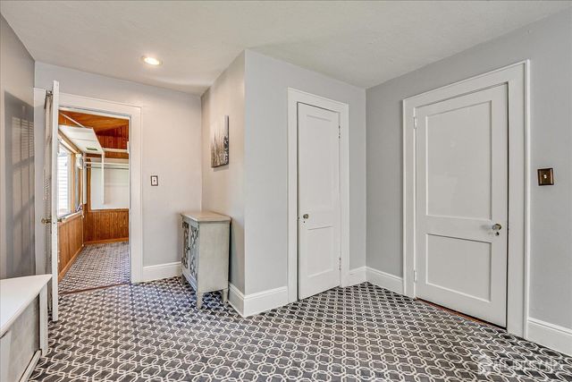 9 Lenox Street, Edison, NJ 08817