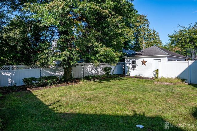 9 Lenox Street, Edison, NJ 08817