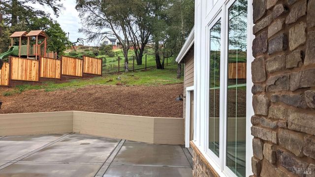 3680 Fir Ridge Dr, Santa Rosa, CA 95403