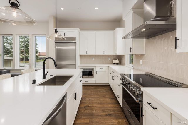 3680 Fir Ridge Dr, Santa Rosa, CA 95403