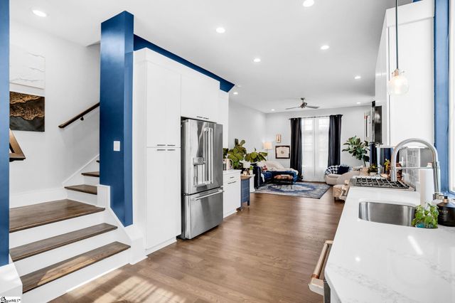 121 W Stone Avenue UNIT 6, Greenville, SC 29609