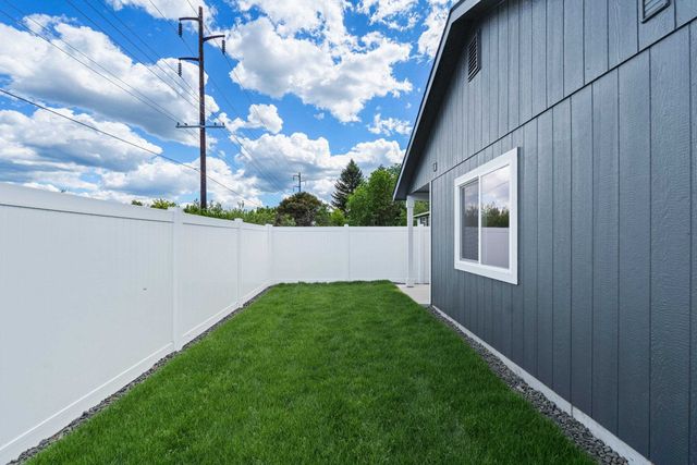 1009 S Century Rd, Spokane Valley, WA 99037