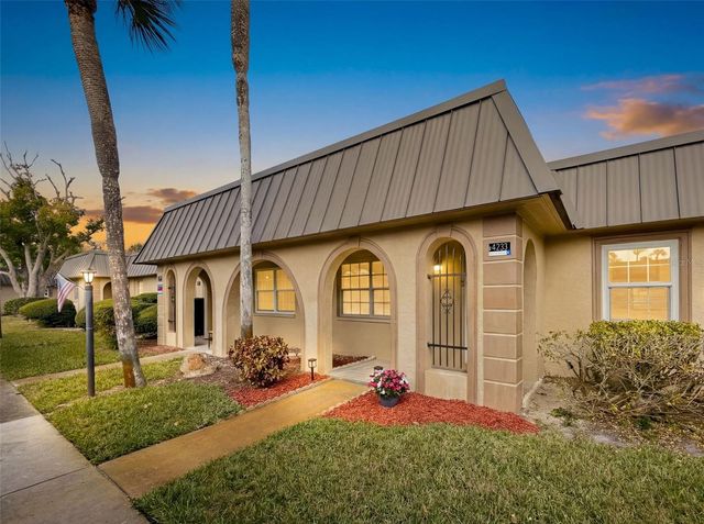 4233 STRATFORD DRIVE D, New Port Richey, FL 34652