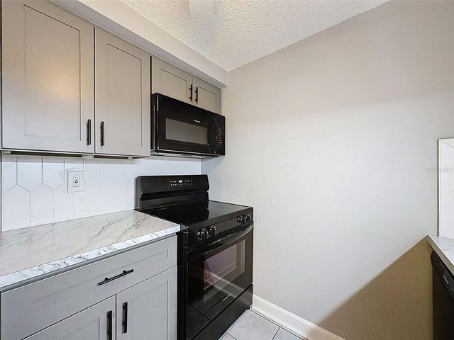 4233 STRATFORD DRIVE D, New Port Richey, FL 34652