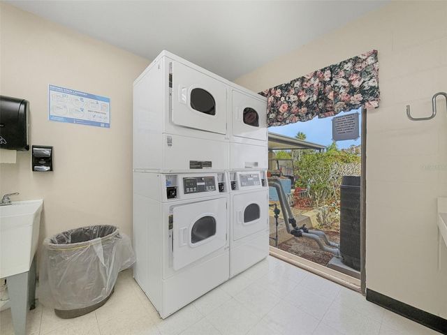 4233 STRATFORD DRIVE D, New Port Richey, FL 34652