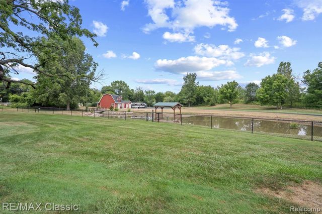 41700 W 11 Mile Road, Novi, MI 48375