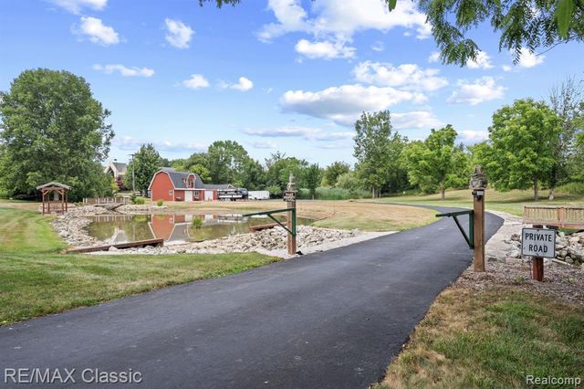 41700 W 11 Mile Road, Novi, MI 48375