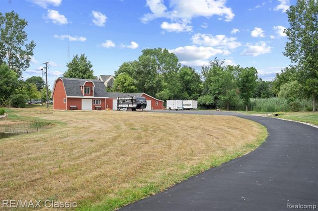41700 W 11 Mile Road, Novi, MI 48375