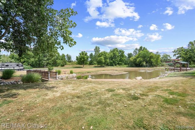 41700 W 11 Mile Road, Novi, MI 48375
