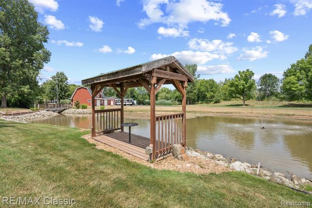 41700 W 11 Mile Road, Novi, MI 48375