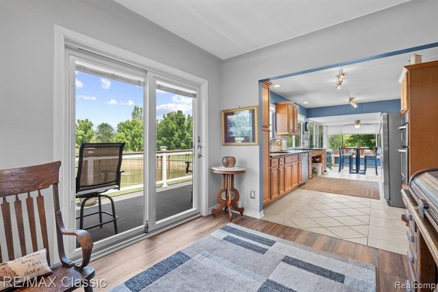 41700 W 11 Mile Road, Novi, MI 48375