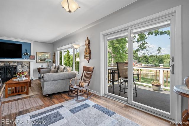 41700 W 11 Mile Road, Novi, MI 48375