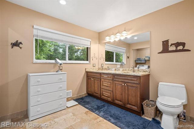 41700 W 11 Mile Road, Novi, MI 48375