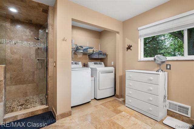 41700 W 11 Mile Road, Novi, MI 48375