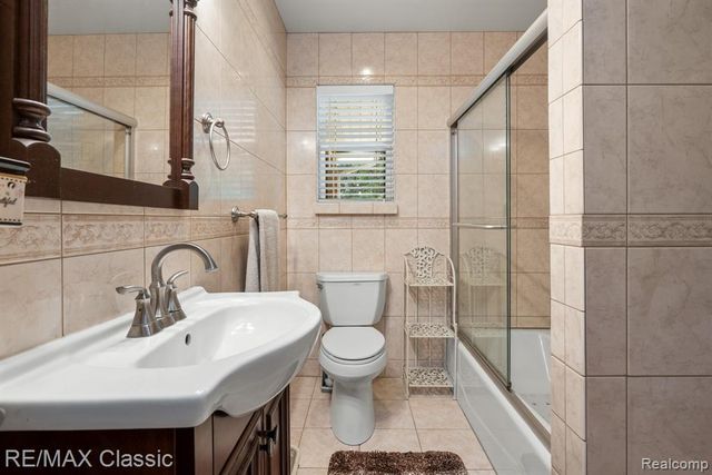 41700 W 11 Mile Road, Novi, MI 48375