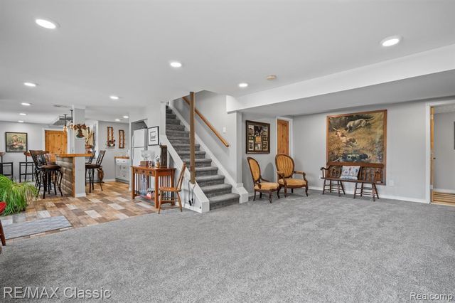 41700 W 11 Mile Road, Novi, MI 48375