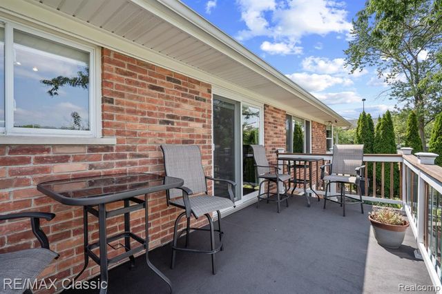 41700 W 11 Mile Road, Novi, MI 48375