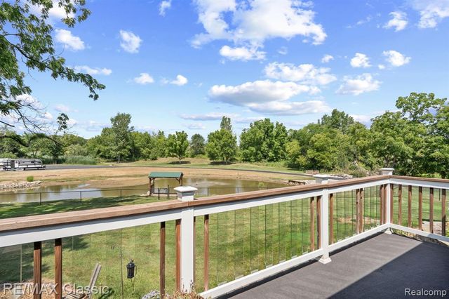 41700 W 11 Mile Road, Novi, MI 48375