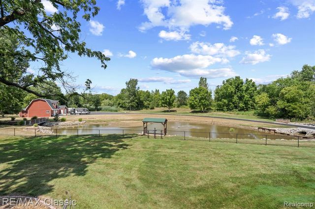 41700 W 11 Mile Road, Novi, MI 48375
