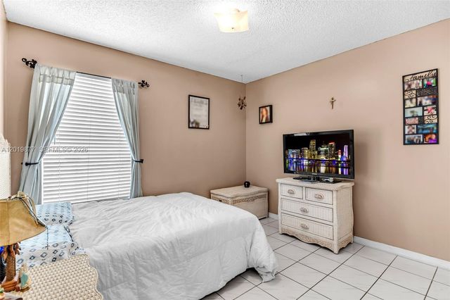 13520 SW 180th Ter, Miami, FL 33177