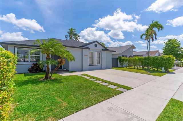 13520 SW 180th Ter, Miami, FL 33177